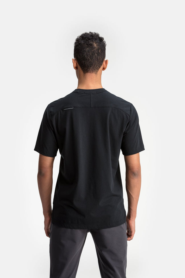 RYU Mens Level Football Tee in Black