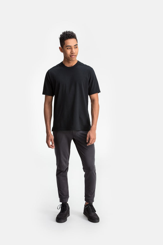 RYU Mens Level Football Tee in Black