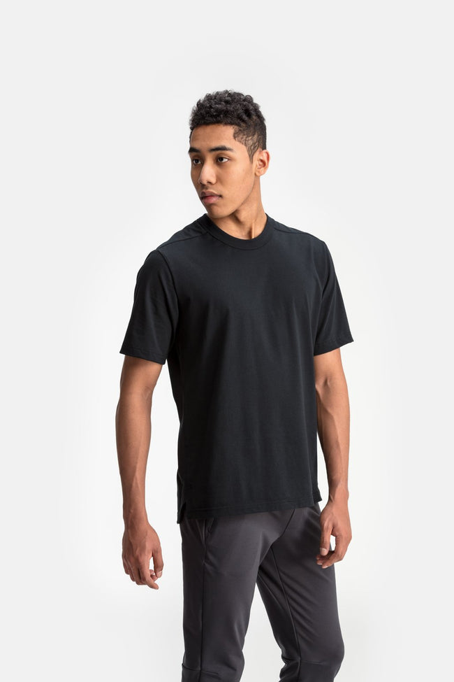 RYU Mens Level Football Tee in Black