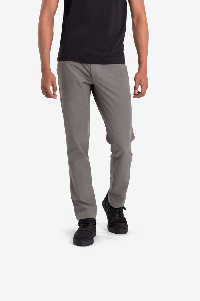 RYU Mens Fuse Chino in Fatigue
