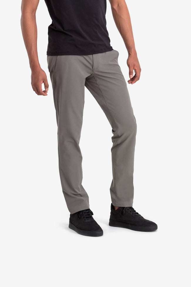RYU Mens Fuse Chino in Fatigue