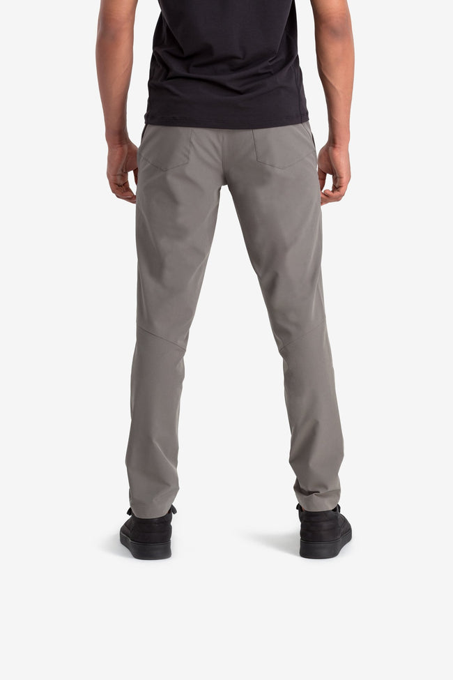 RYU Mens Fuse Chino in Fatigue