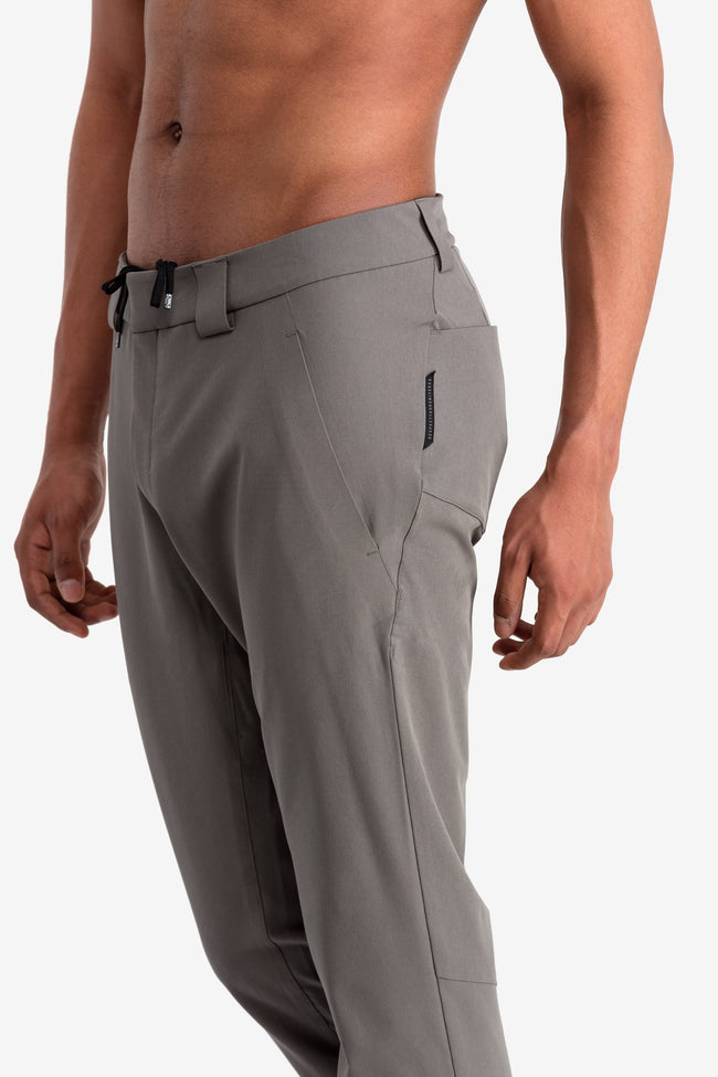 RYU Mens Fuse Chino in Fatigue