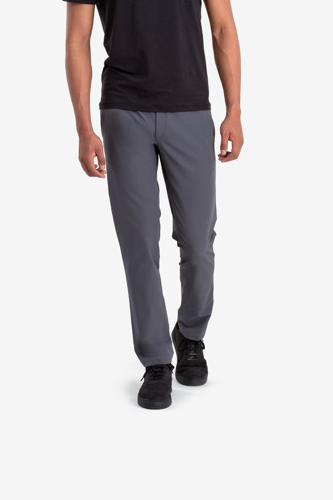 RYU Mens Fuse Chino in Asphalt