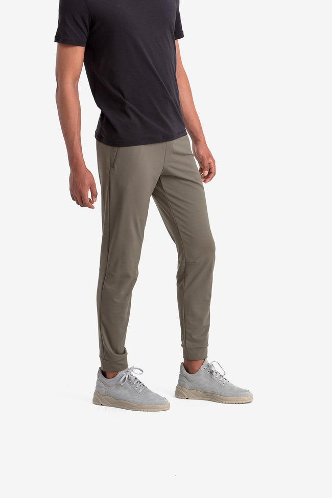 RYU Mens EveryWear Jogger in Charcoal