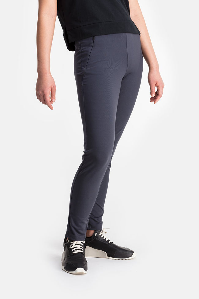 RYU Womens EveryWear Slim Pant in Asphalt