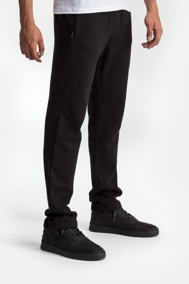 RYU Mens Core Jogger in Black