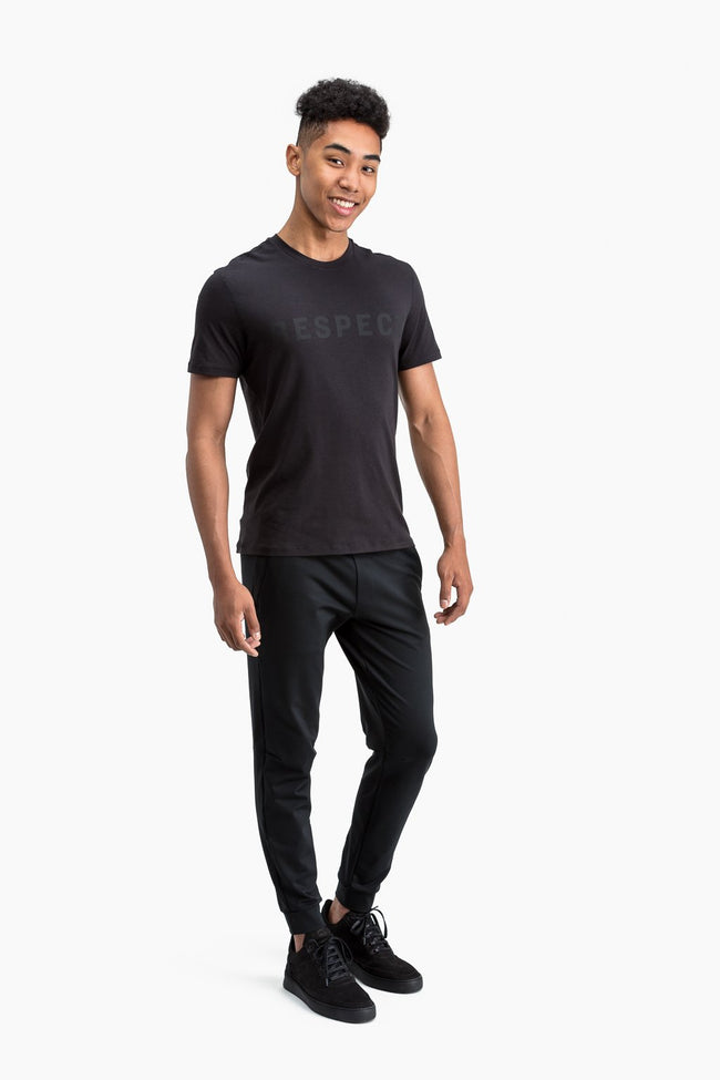 RYU Mens Standard Issue Crew - Respect Graphic in Raven