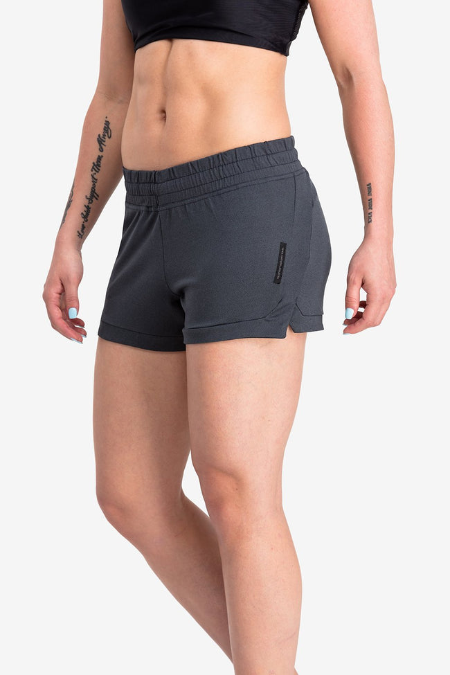 RYU Womens Starter Short in Asphalt