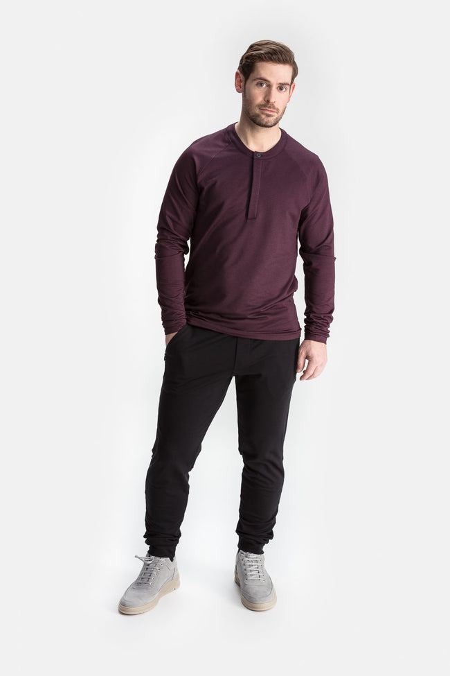 RYU Mens MidLayr Henley in Blackened Port