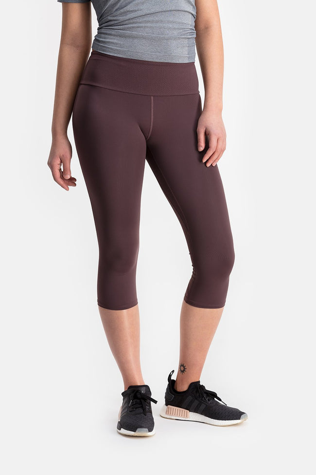 RYU Womens Cardio Capri in Raisin