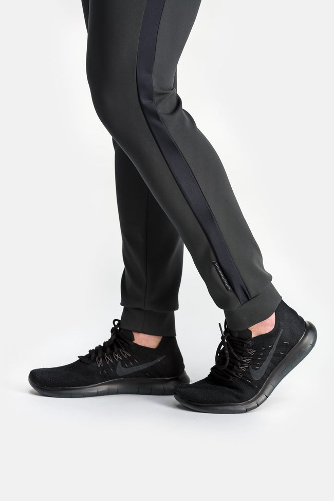 RYU Womens Tough Jogger in Blackened Avocado