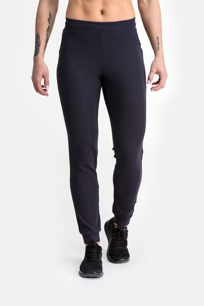RYU Womens Tough Jogger in Blackened Damson