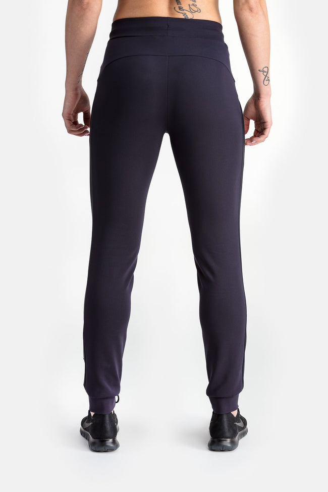 RYU Womens Tough Jogger in Blackened Damson