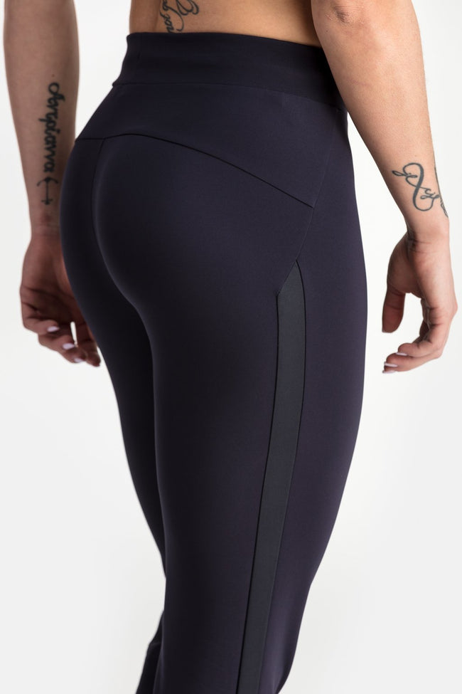 RYU Womens Tough Jogger in Blackened Damson