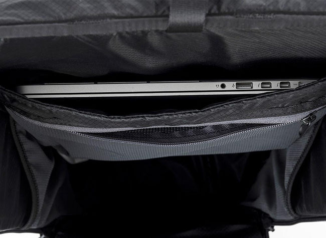 RYU Bags Quick Pack LUX 18L in Blackened Navy