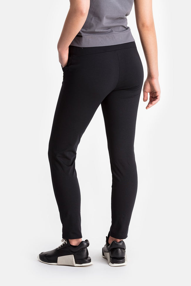 RYU Womens EveryWear Slim Pant in Black
